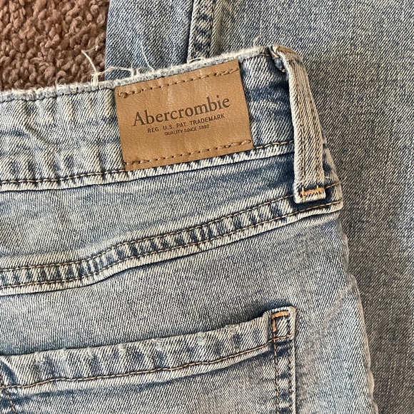 Abercrombie Kids High Rise Wide Leg Light Blue Jeans - Picture 5 of 6